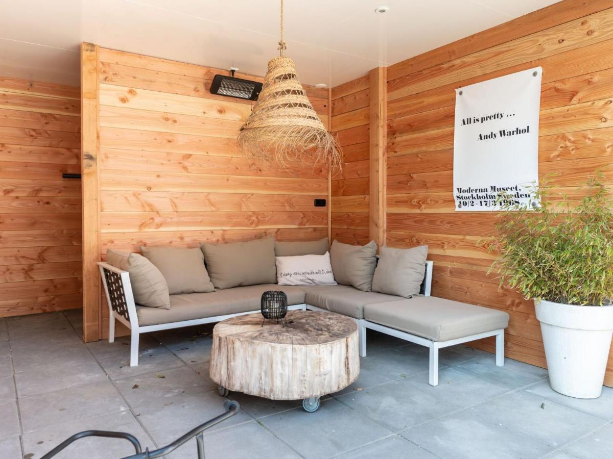 Cosy Holiday Home In Oostkapelle With A Garden Eksteriør billede