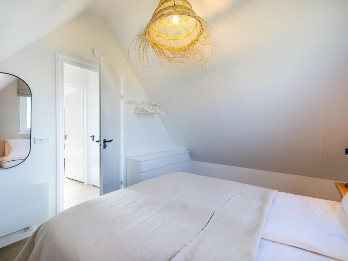 Cosy Holiday Home In Oostkapelle With A Garden Eksteriør billede